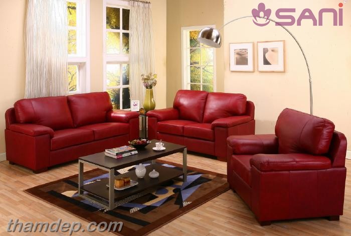 Thảm trang trí dưới bộ sofa màu đỏ